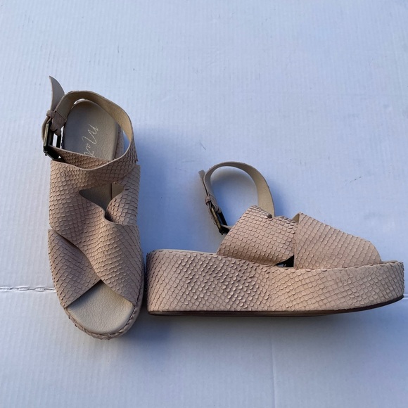 Matisse Runaway Leather Platform Sandals Flatform | Worn Once | $135 Retail | 10 - Picture 3 of 5